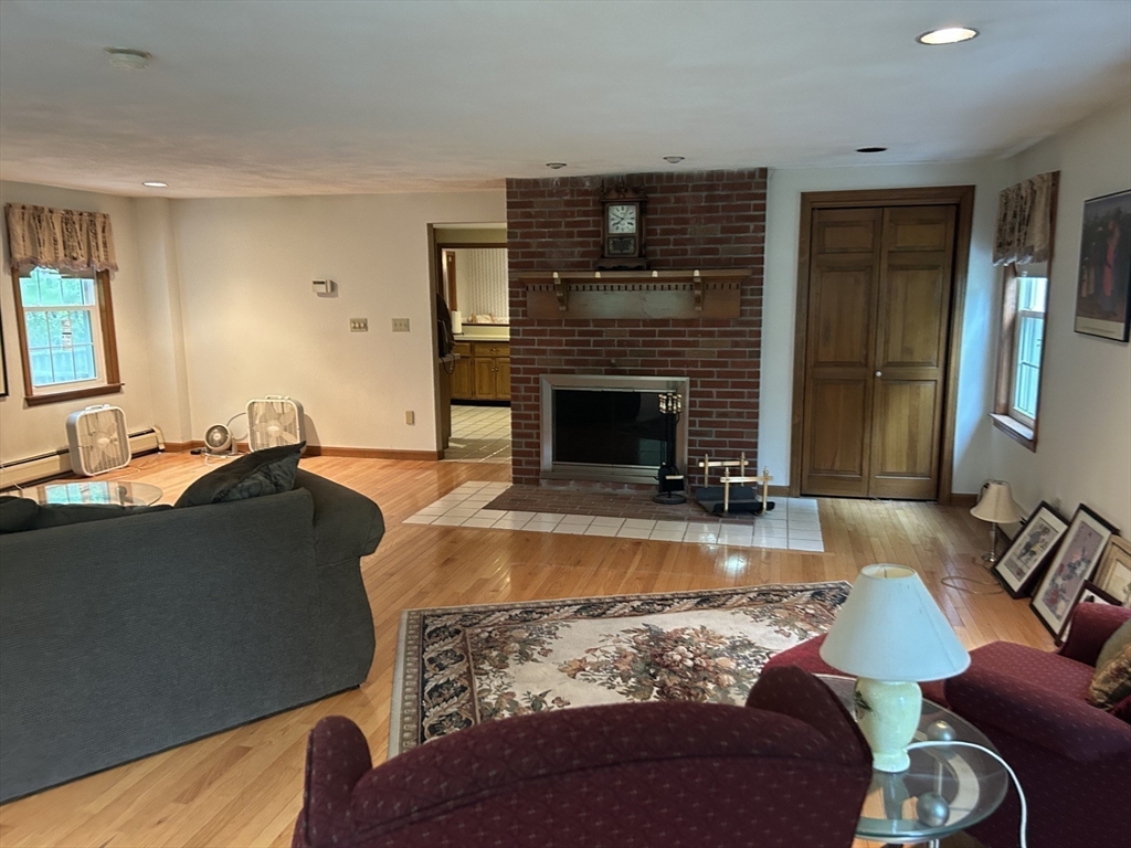 9 College Pond Drive Property Photo 13
