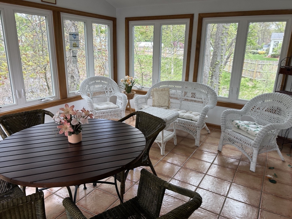 9 College Pond Drive Property Photo 17