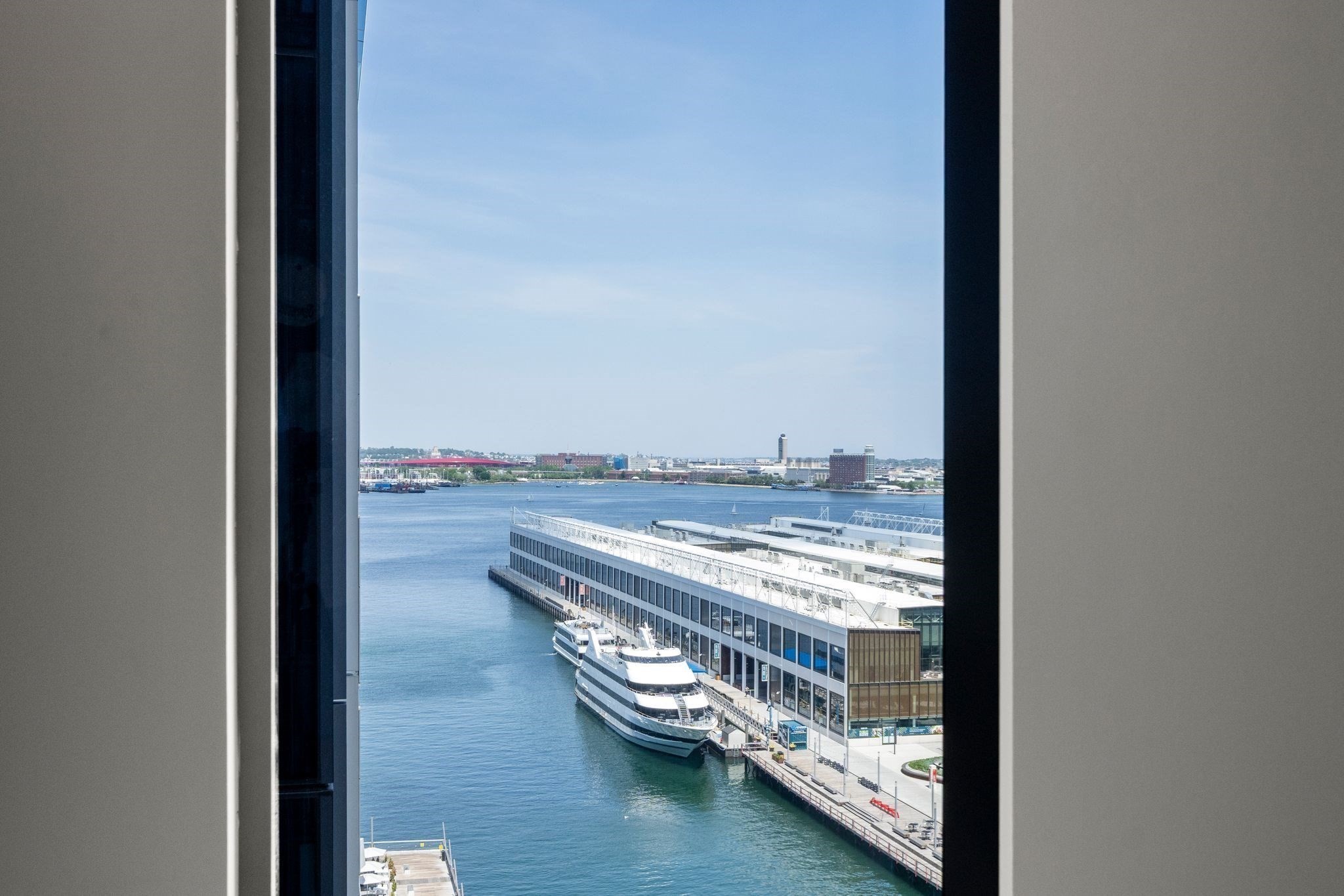 135 Seaport Blvd # 1506 Property Photo 9