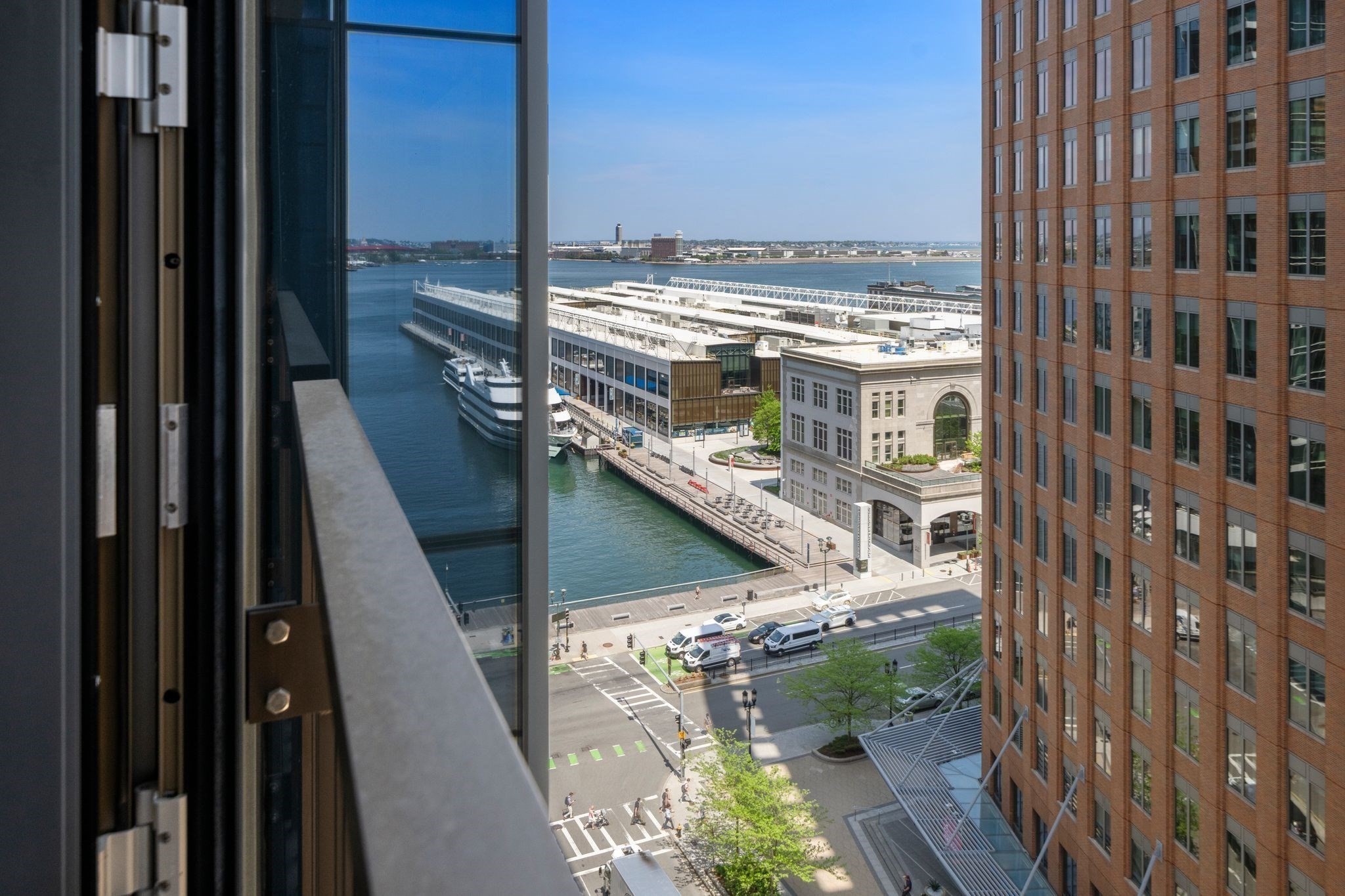 135 Seaport Blvd # 1506 Property Photo 11