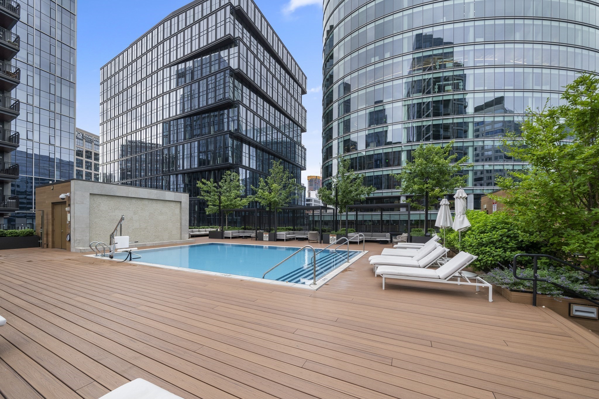 135 Seaport Blvd # 1506 Property Photo 21