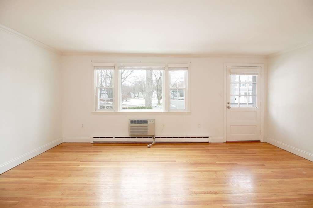 60 Lake St # D Property Photo 2