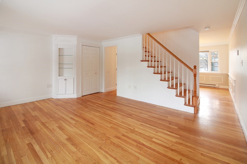 60 Lake St # D Property Photo 4