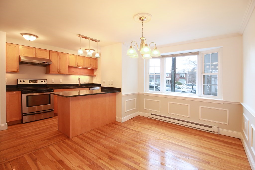 60 Lake St # D Property Photo 5