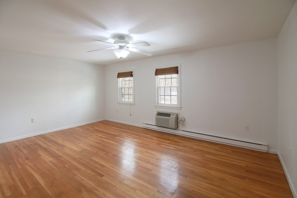 60 Lake St # D Property Photo 10