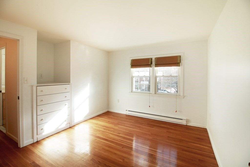60 Lake St # D Property Photo 12