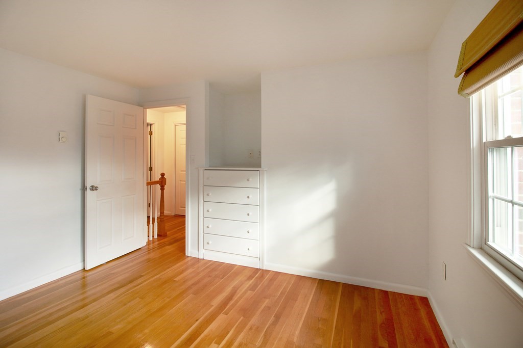 60 Lake St # D Property Photo 13