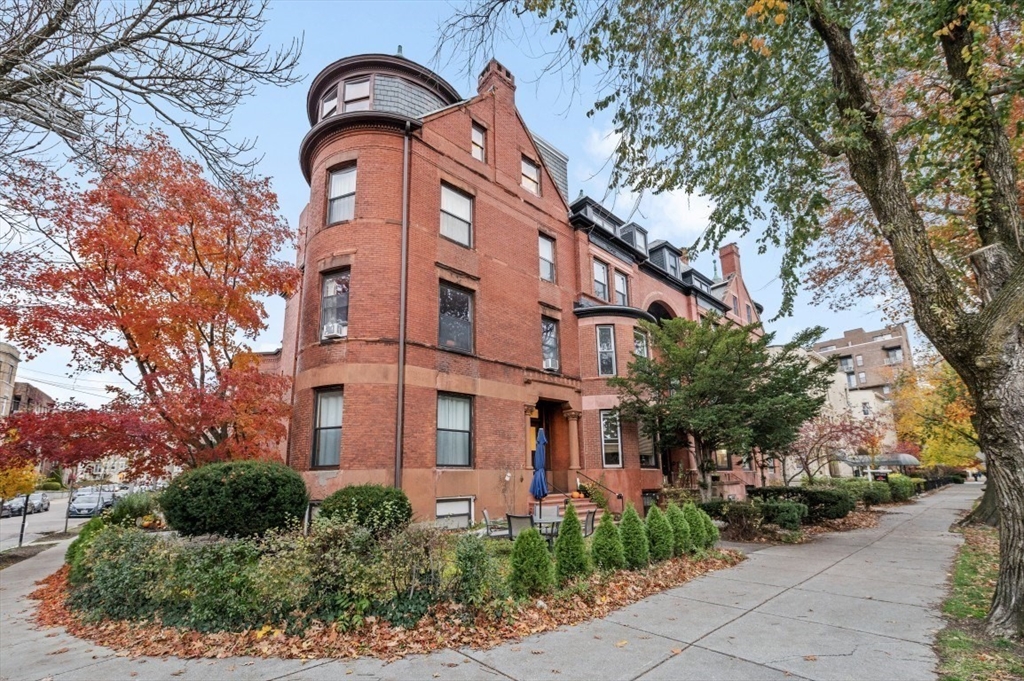 1880 Beacon St # 6 Property Photo 1
