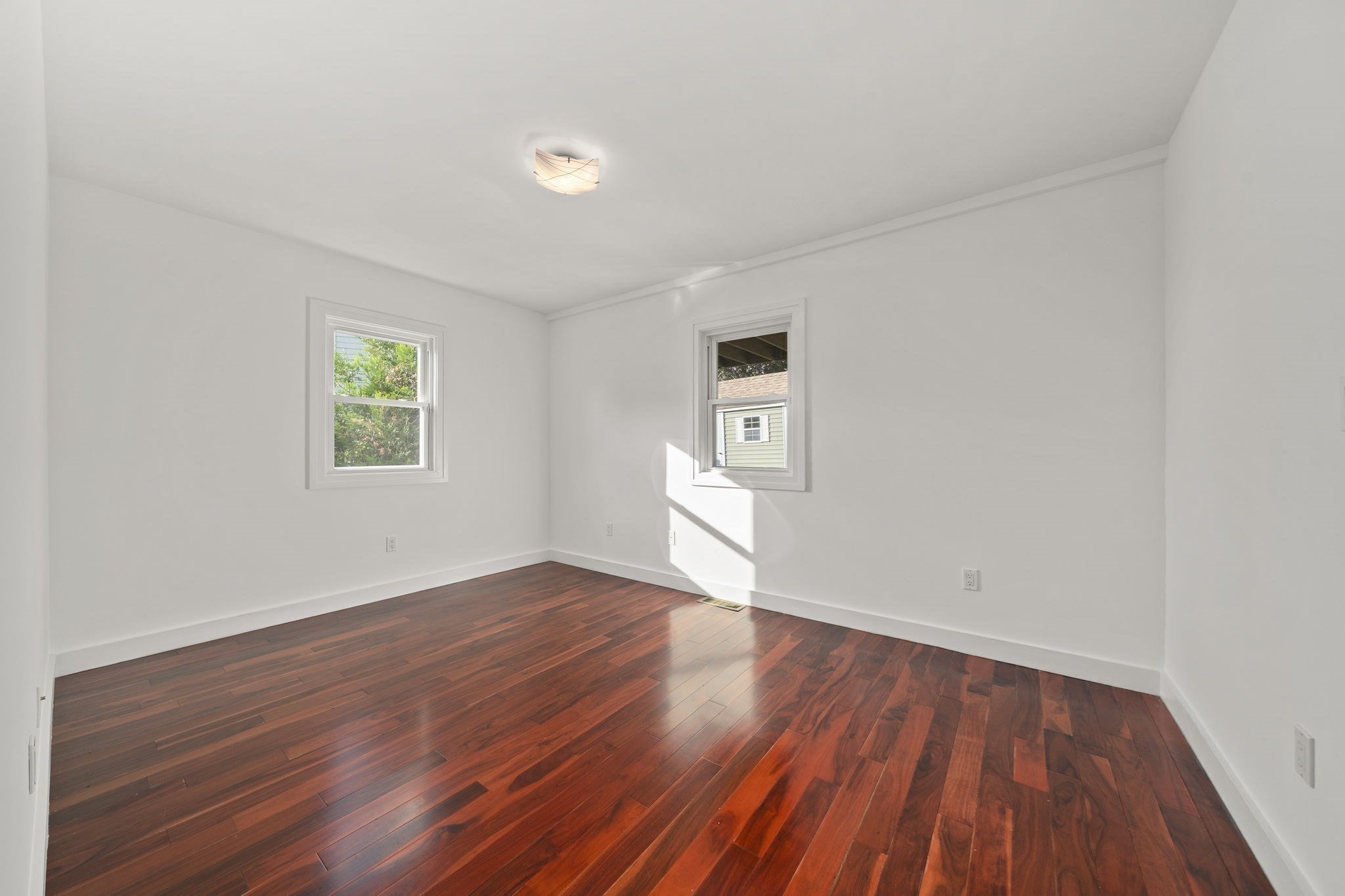 122 Parke Ave Property Photo 12