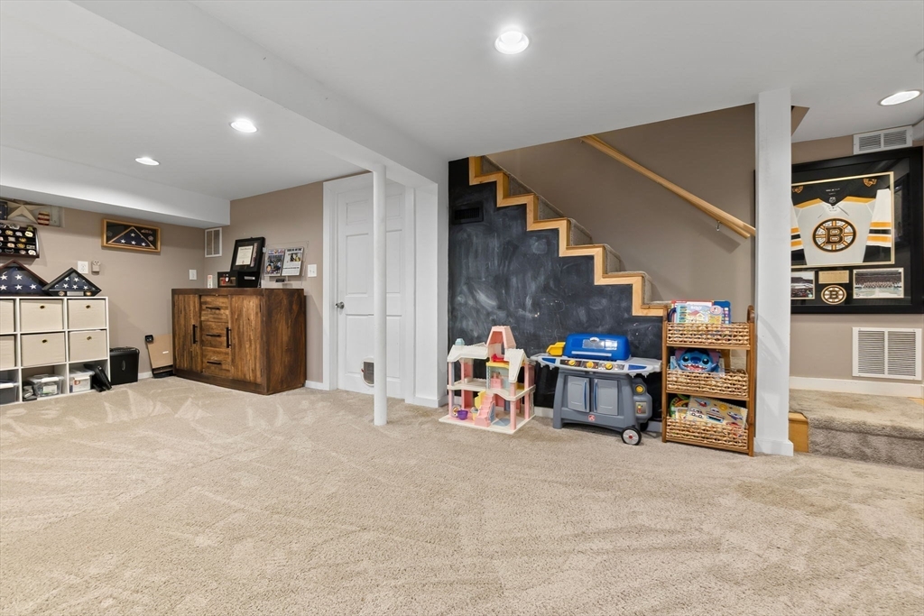 17 Stafford Road Property Photo 33
