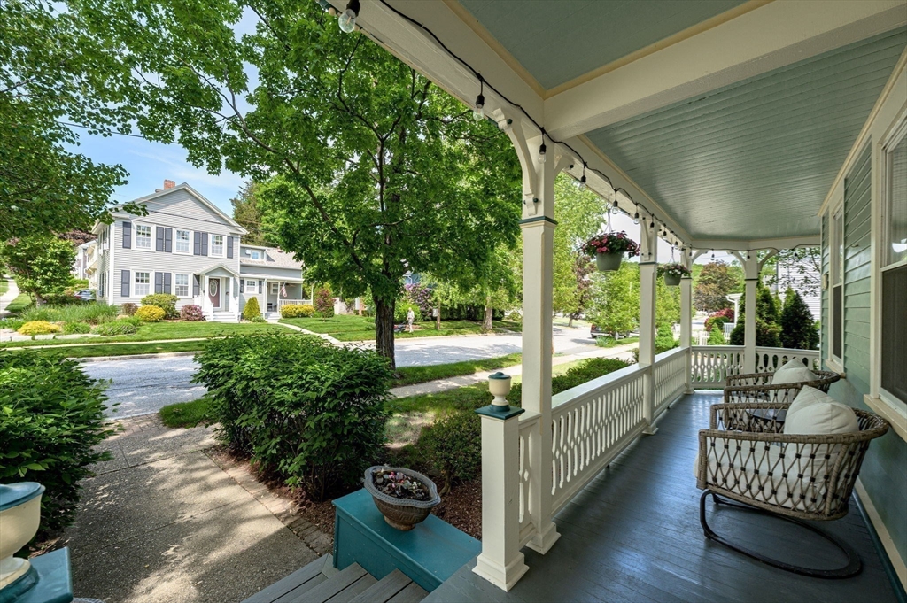 1030 Pine St Property Photo 3