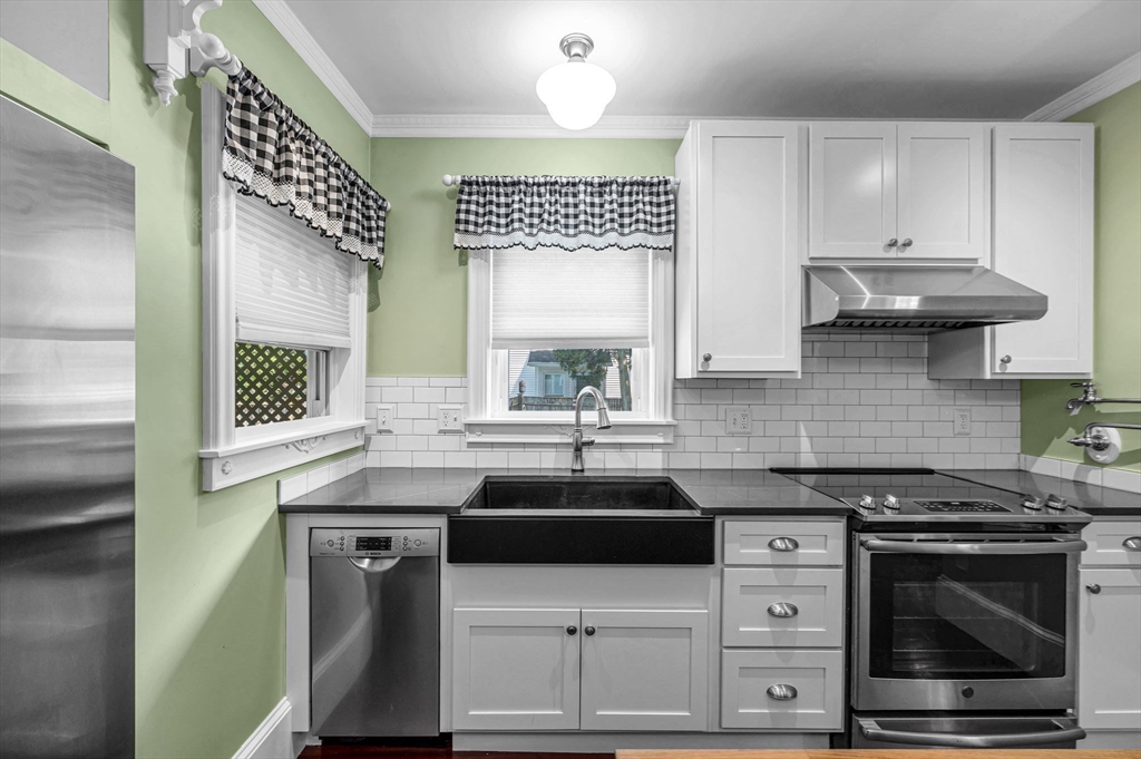 1030 Pine St Property Photo 11