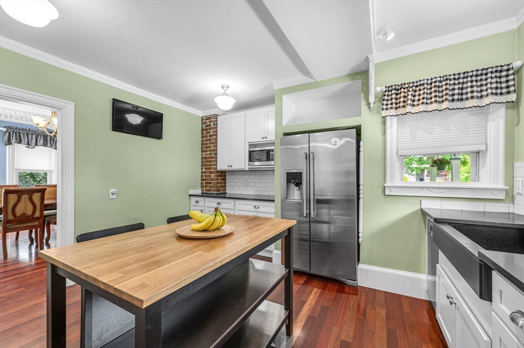 1030 Pine St Property Photo 12