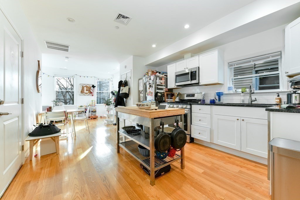 236 Havre St # 3 Property Photo 4