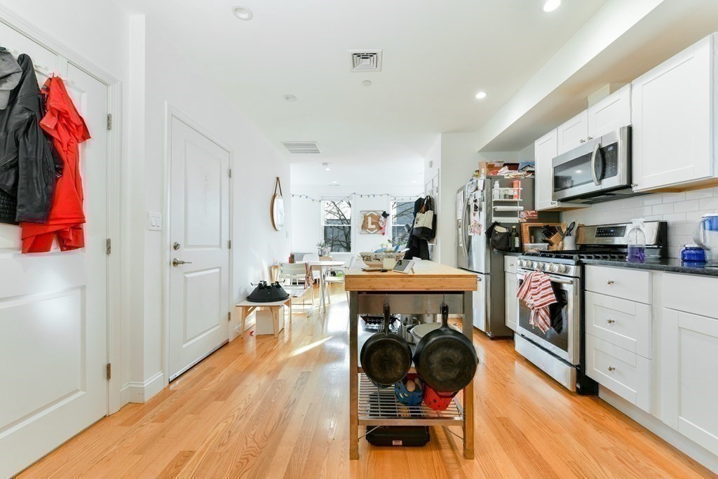 236 Havre St # 3 Property Photo 11