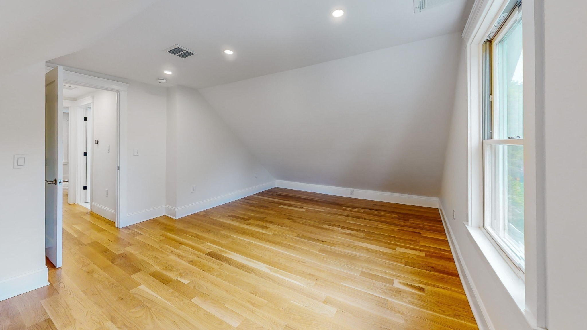 37 Oakland St Property Photo 30