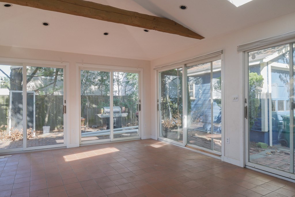 24 Cherry St Property Photo 6