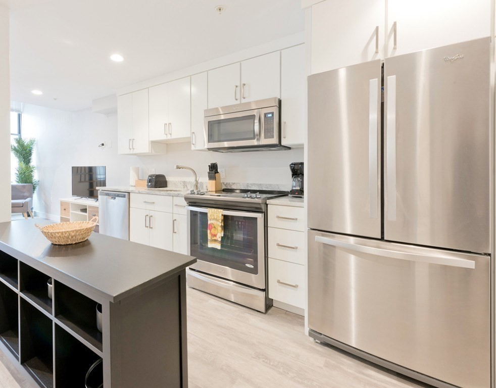 630 Washington # 410 Property Photo 3