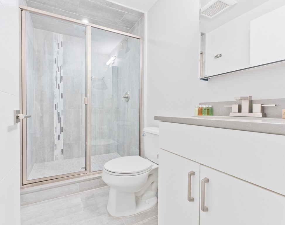 630 Washington # 410 Property Photo 8