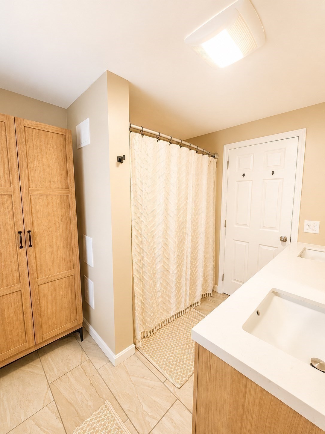 1096 Long Pond Rd Property Photo 12
