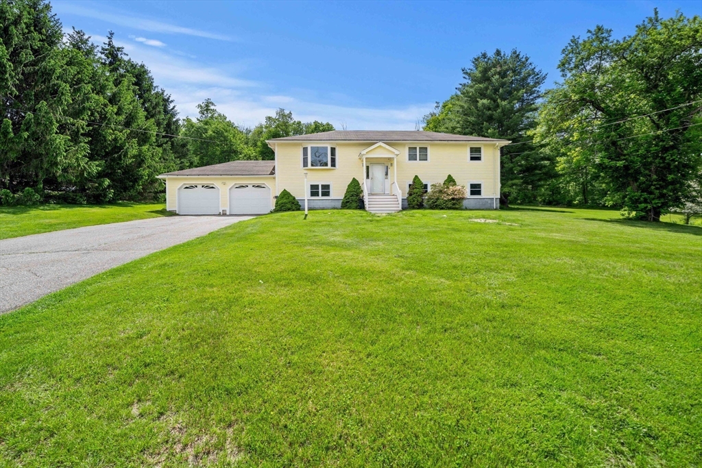 240 Hampstead St Property Photo 3
