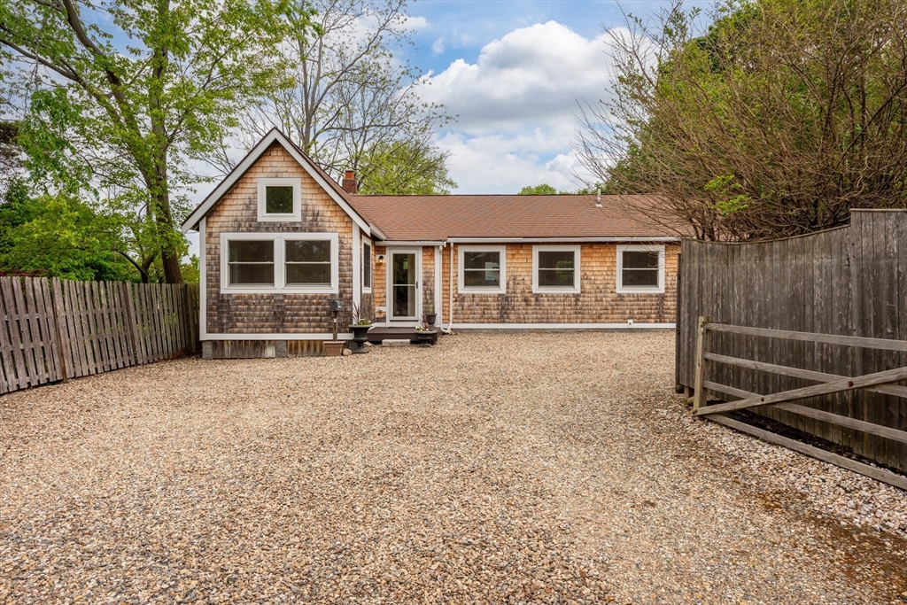 8 Hideaway Place Property Photo 1