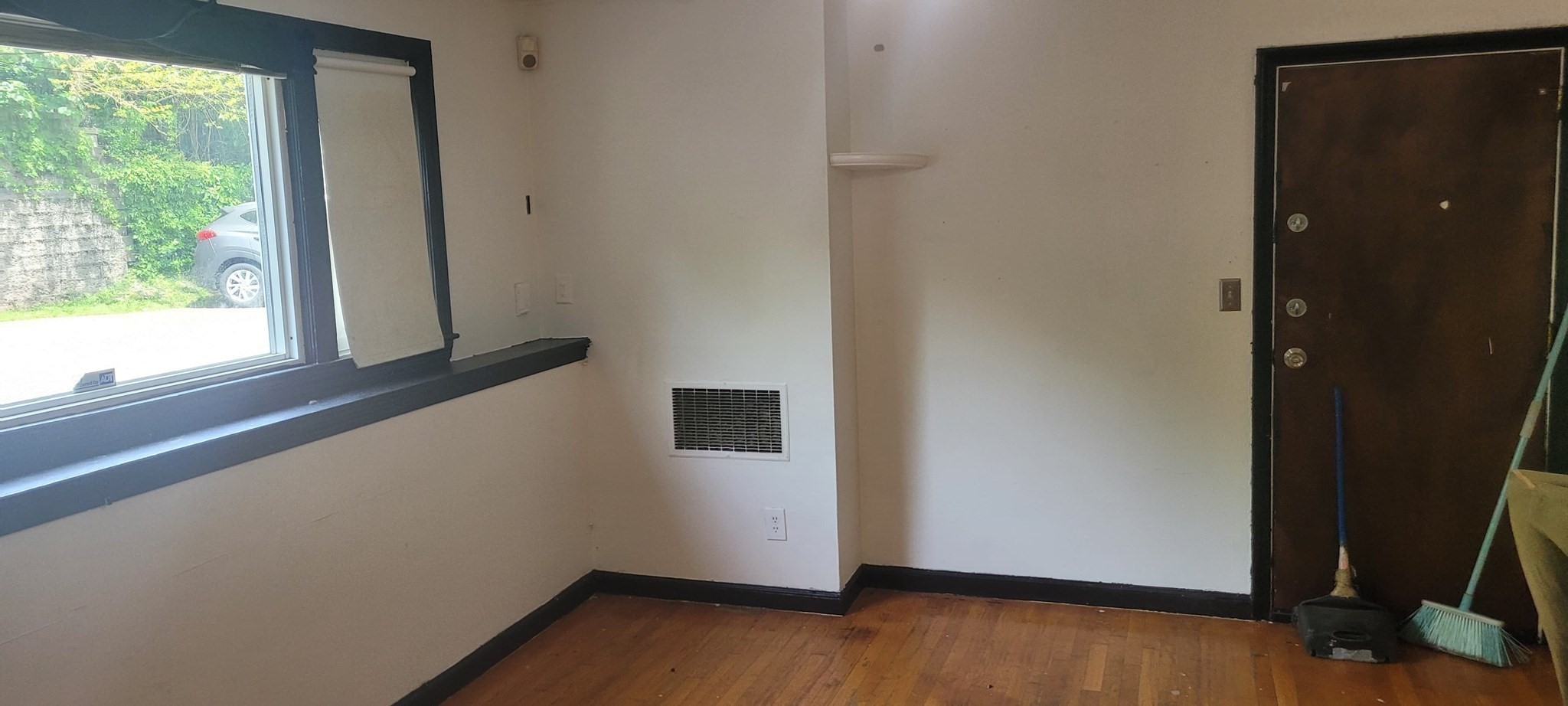 19 Glen St # 1 Property Photo 10