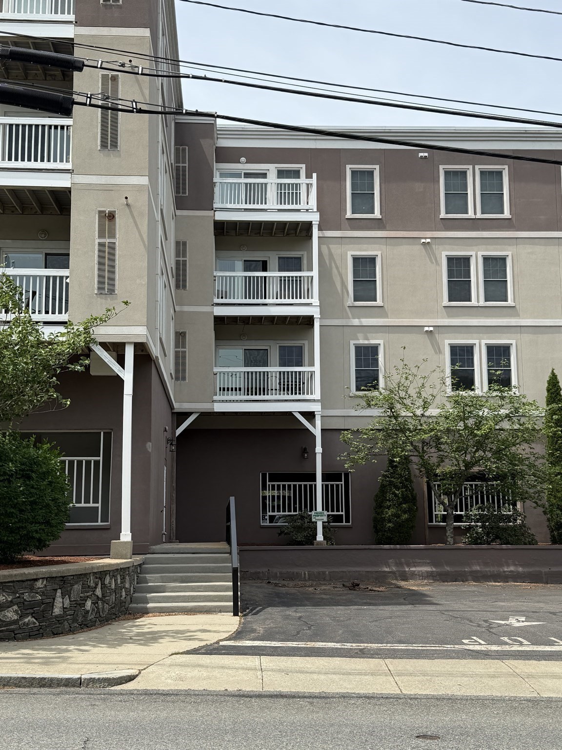 414 Mount Hope St # 104 Property Photo 2
