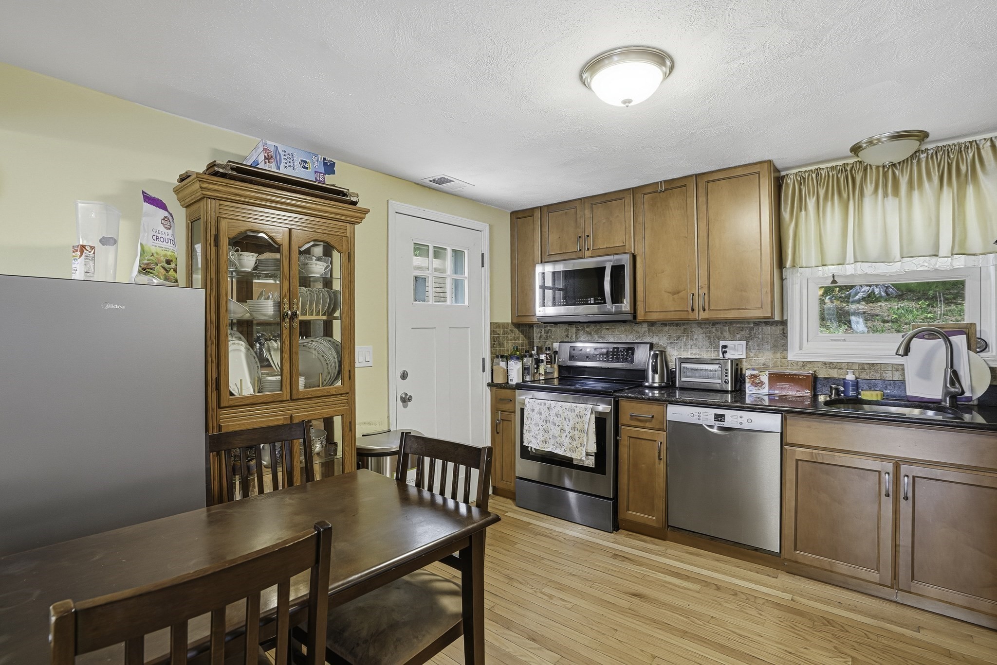 50 Lakeshore Dr Property Photo 5