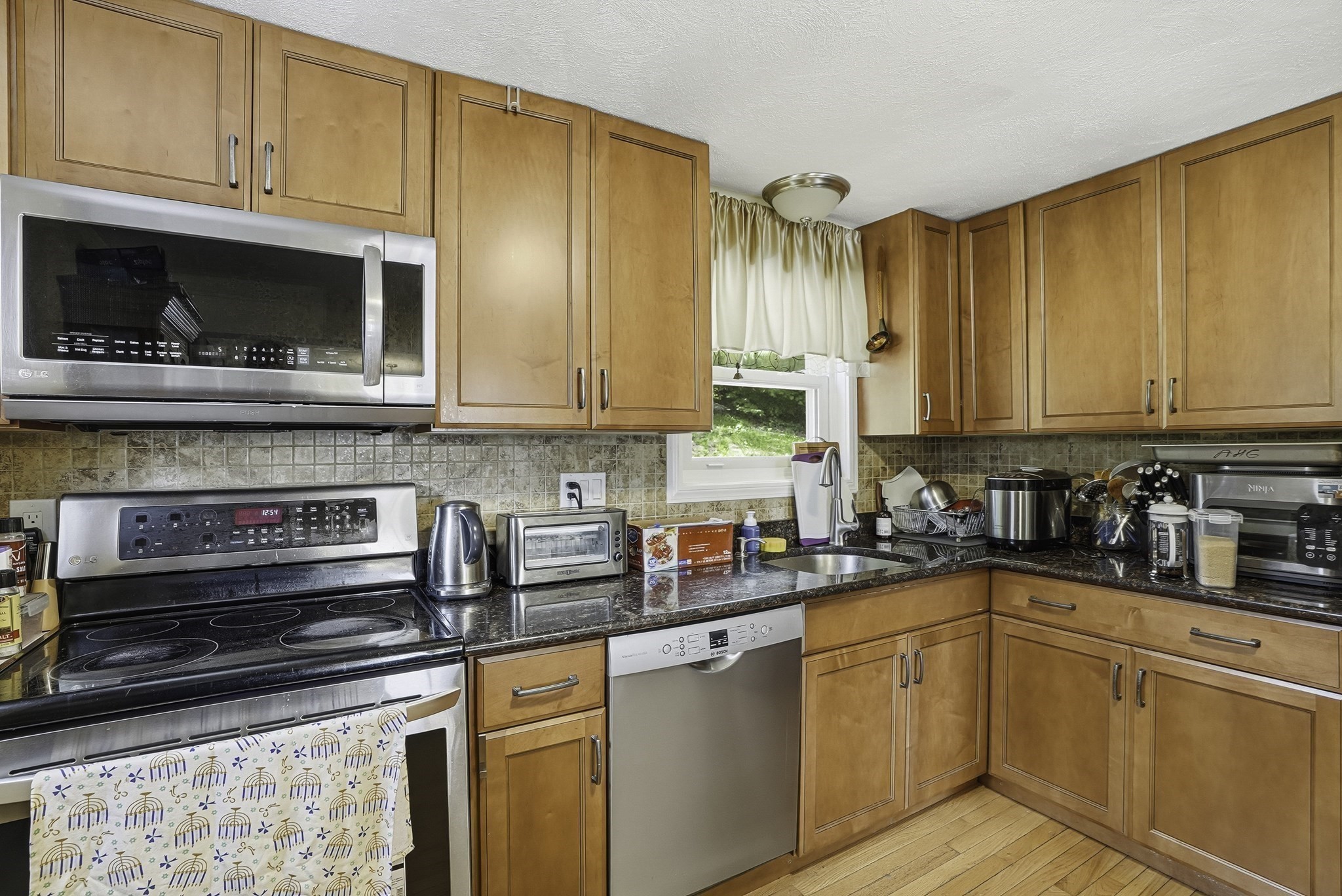 50 Lakeshore Dr Property Photo 6