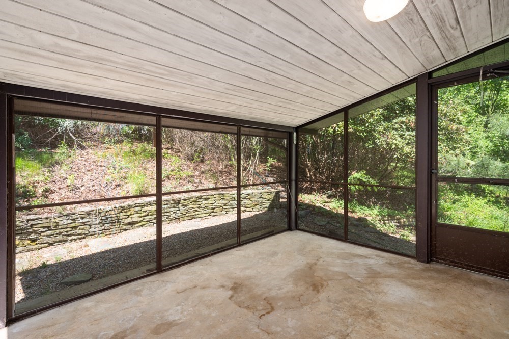 50 Notre Dame Rd Property Photo 9