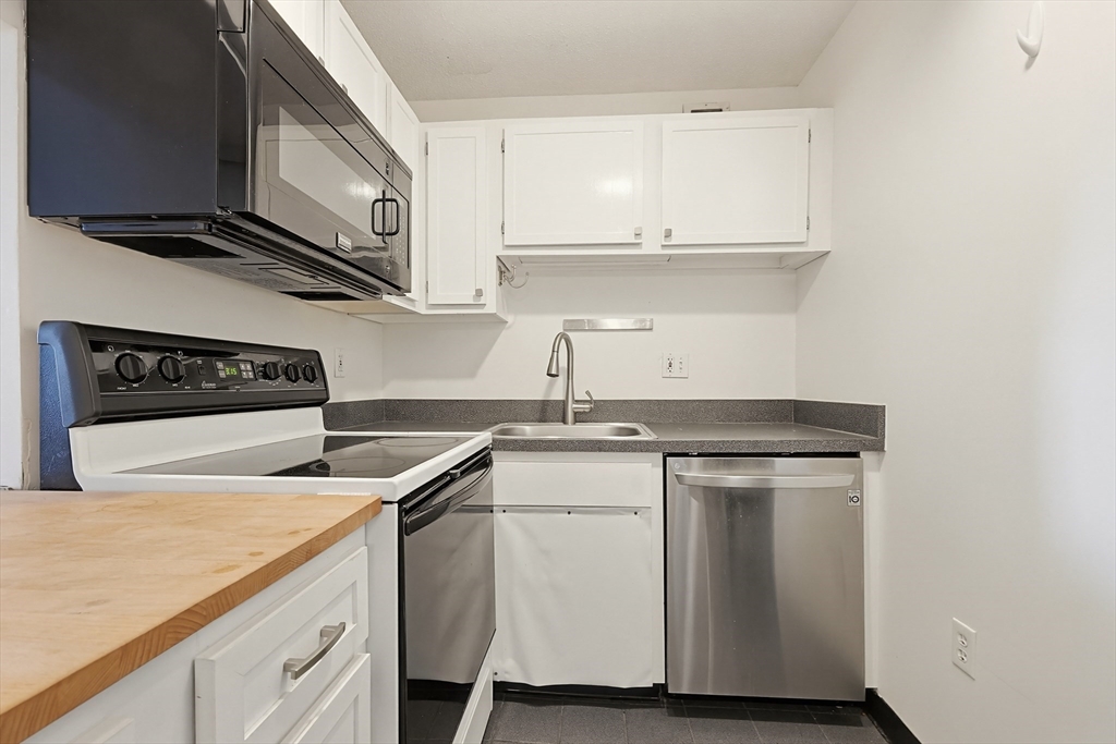 77 Adams St # 1102 Property Photo 16
