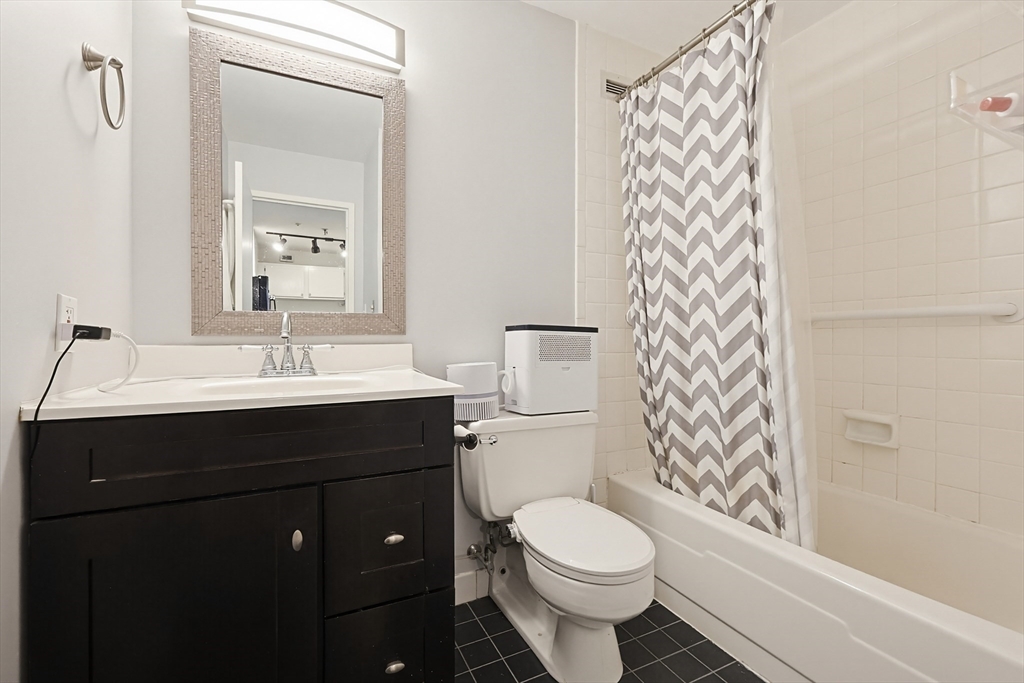 77 Adams St # 1102 Property Photo 17