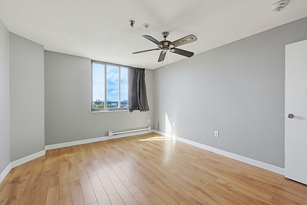 77 Adams St # 1102 Property Photo 21