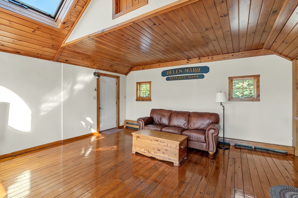 274 Gannett Rd Property Photo 9