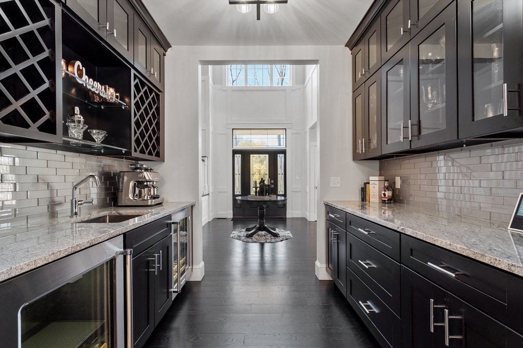 3 Toronto Ave Property Photo 6