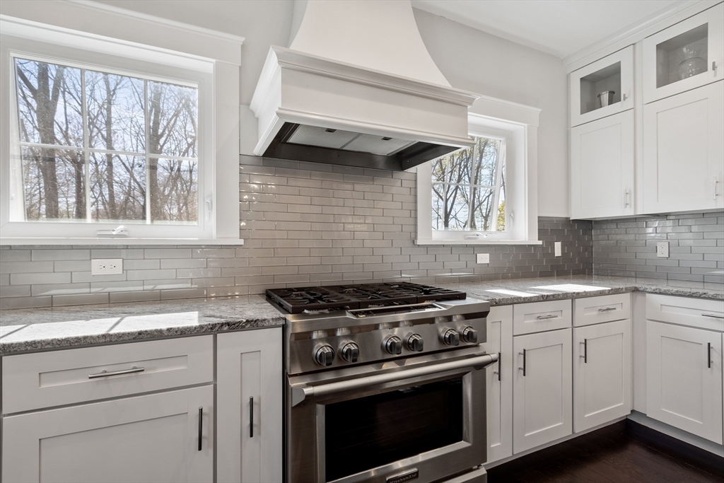 3 Toronto Ave Property Photo 12
