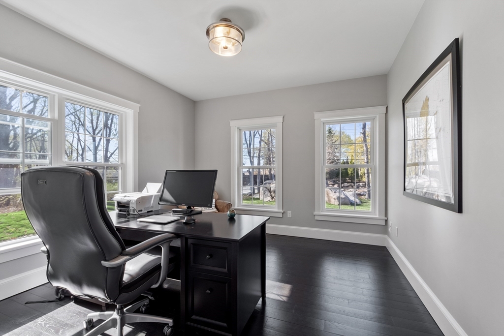 3 Toronto Ave Property Photo 14
