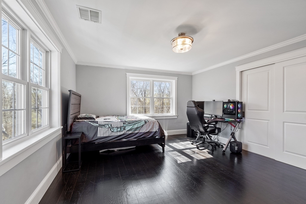 3 Toronto Ave Property Photo 19