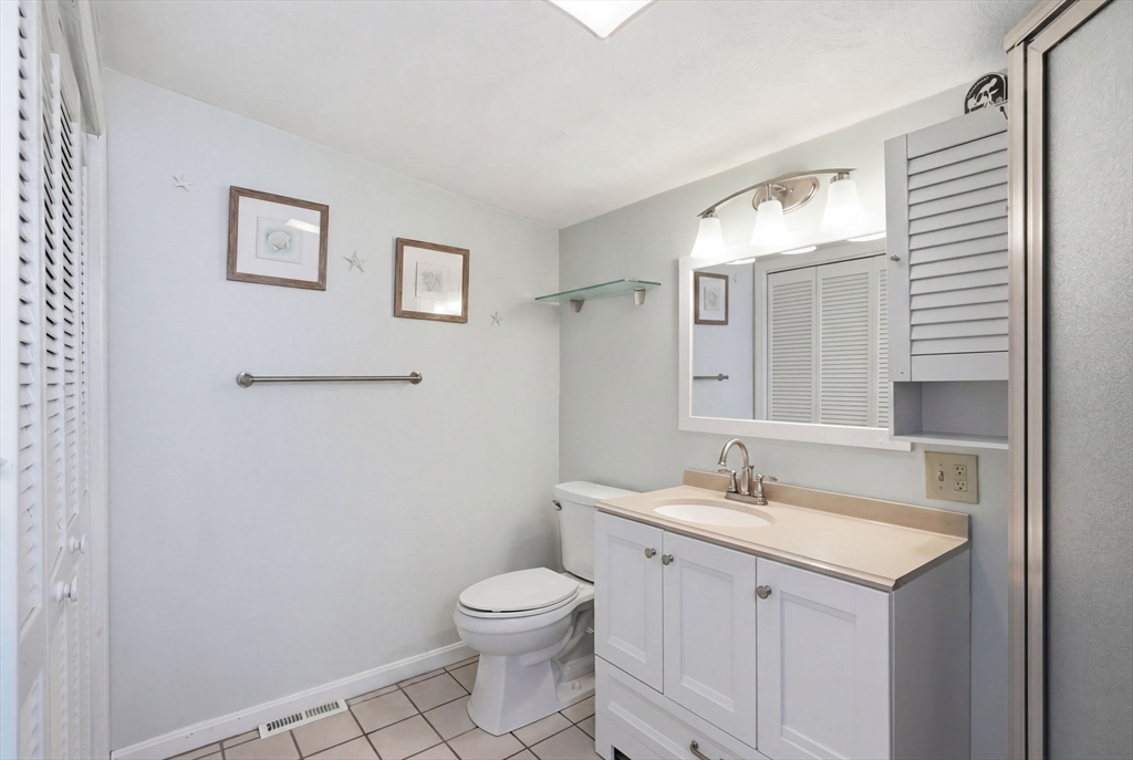 27 Billows St Property Photo 10