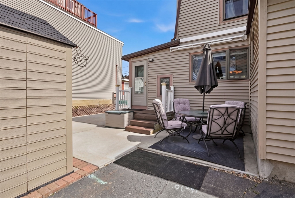 27 Billows St Property Photo 22