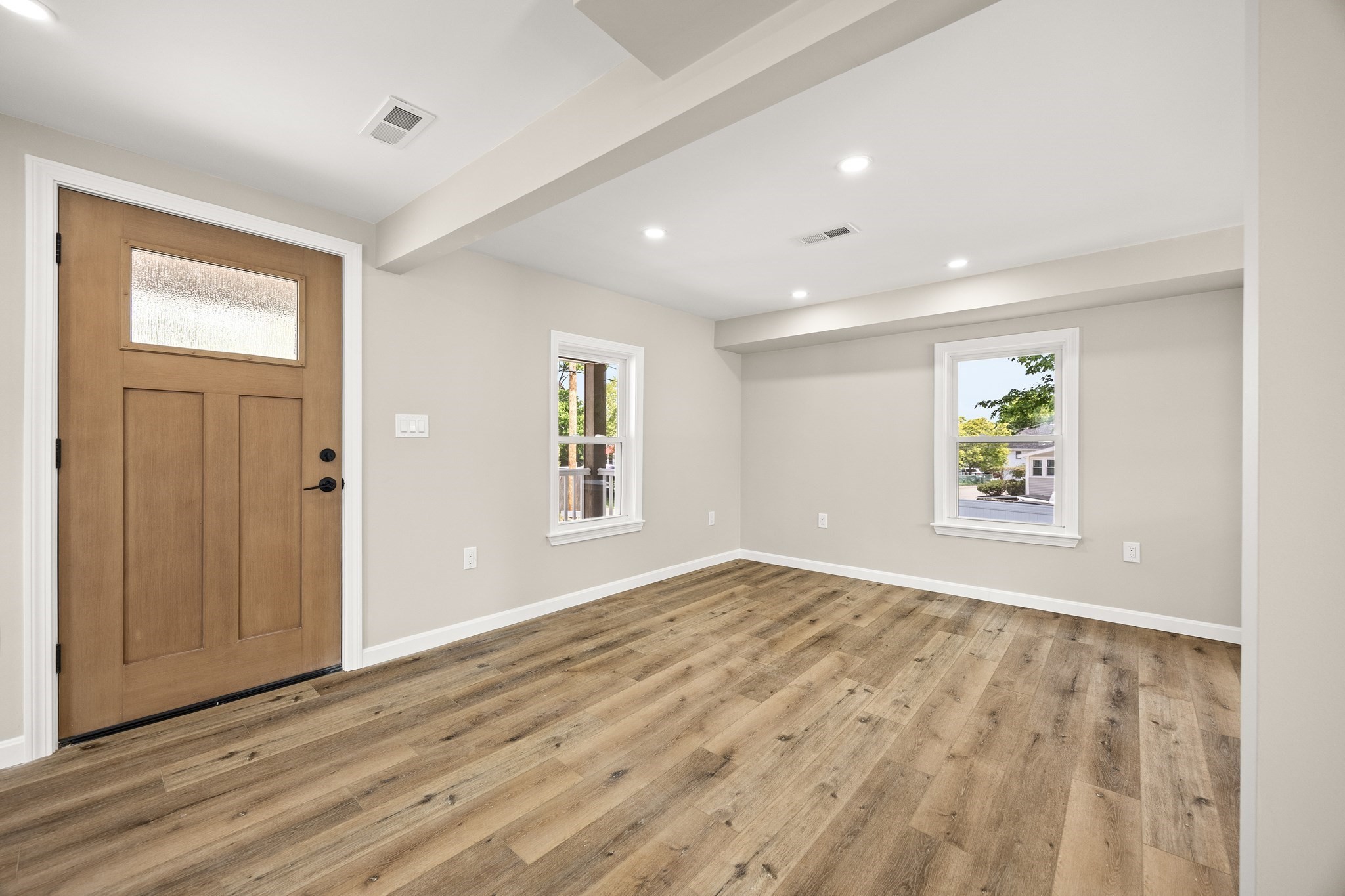 7 Somerville Ave Property Photo 3