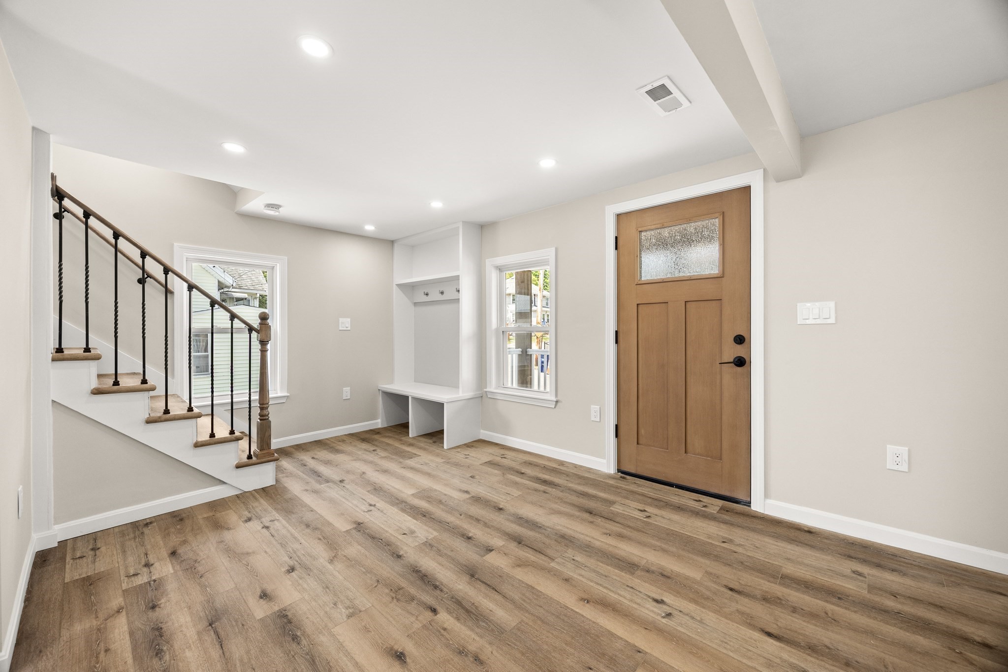 7 Somerville Ave Property Photo 4