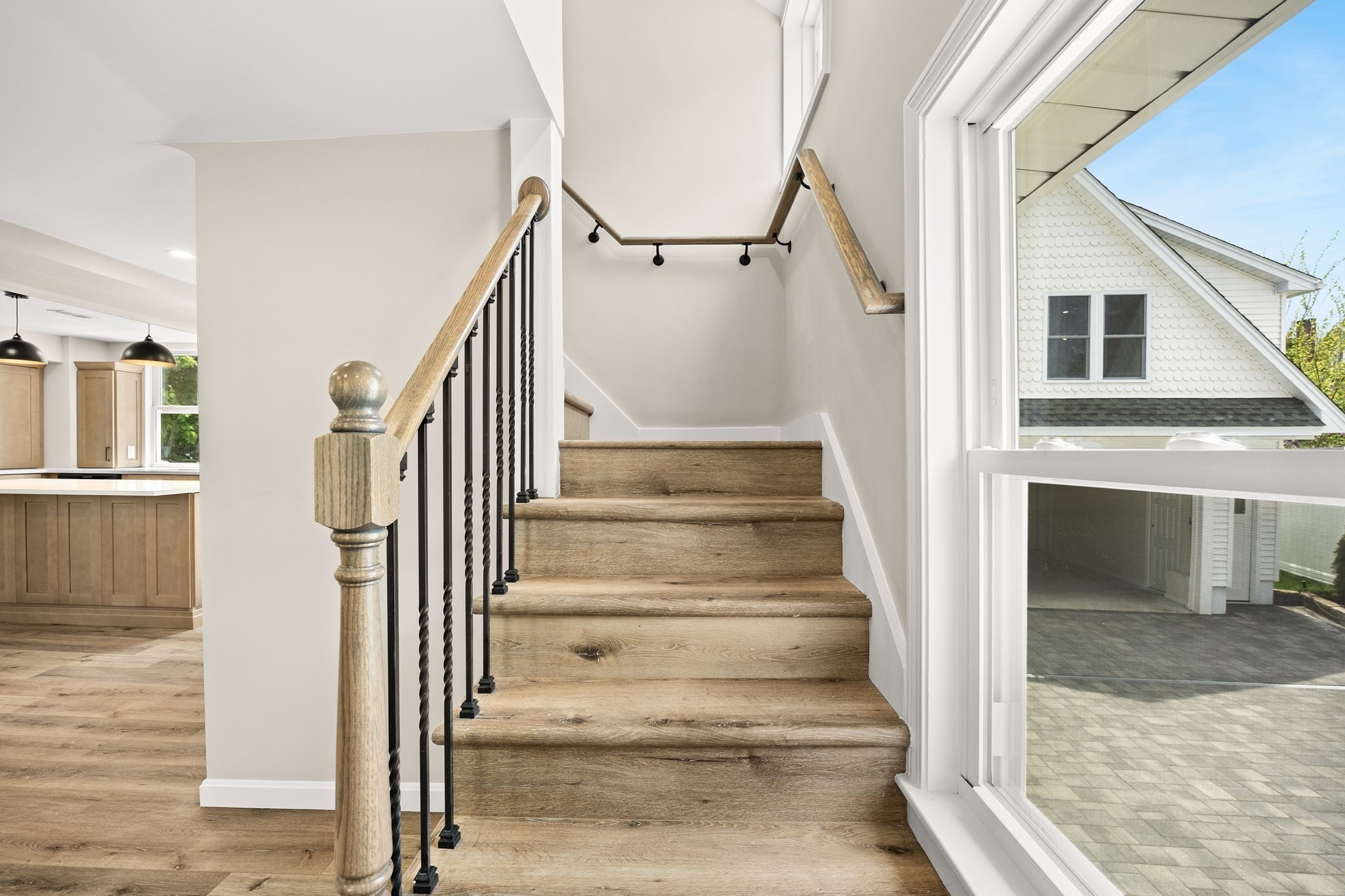7 Somerville Ave Property Photo 12