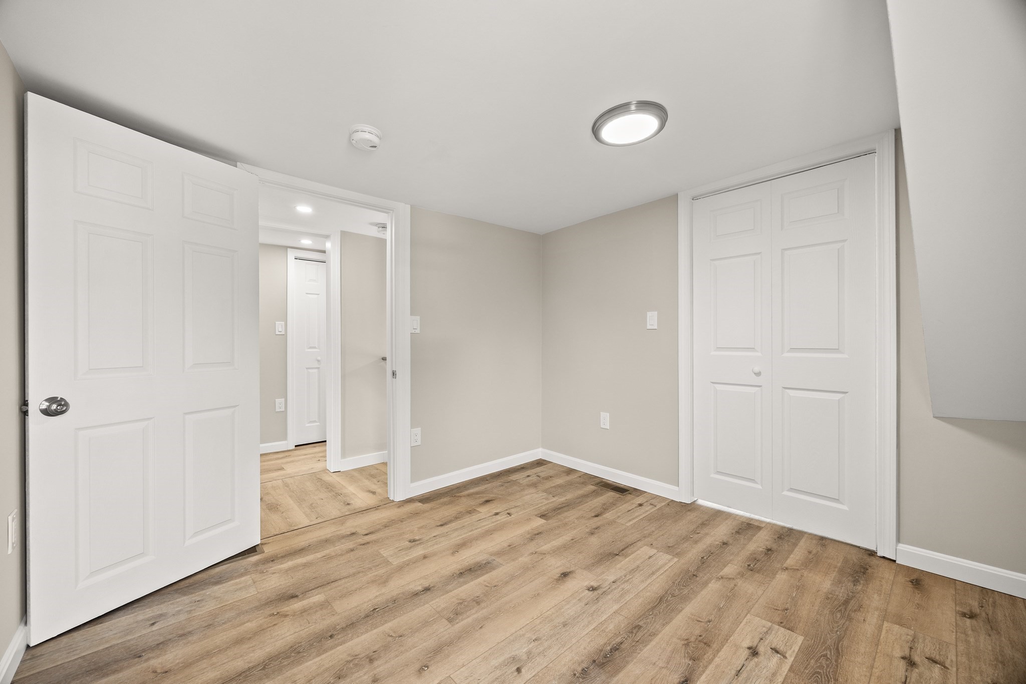 7 Somerville Ave Property Photo 15