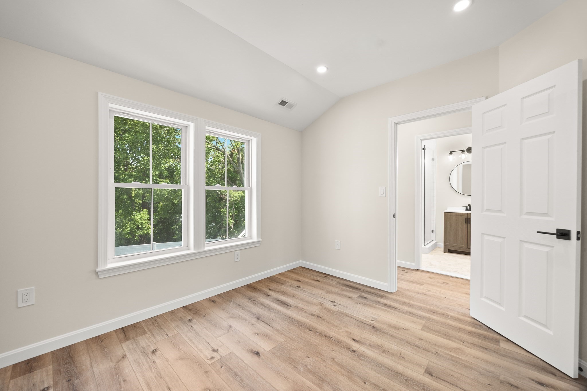 7 Somerville Ave Property Photo 25