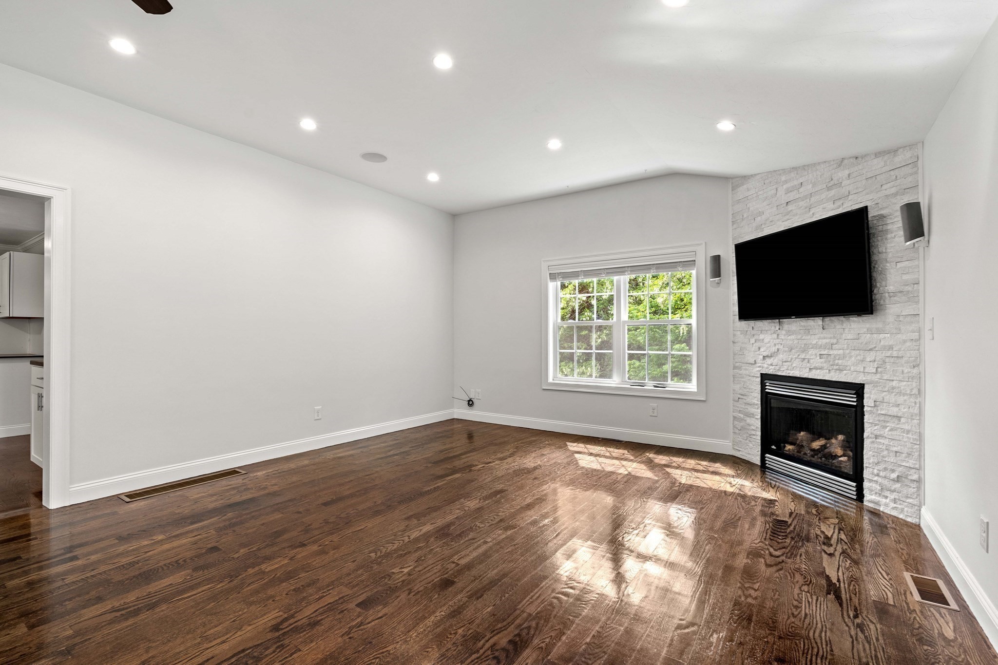 24 Bartlett Ave # 24 Property Photo 18