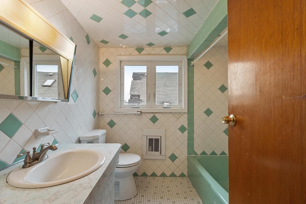 17 Tufts Avenue Property Photo 25