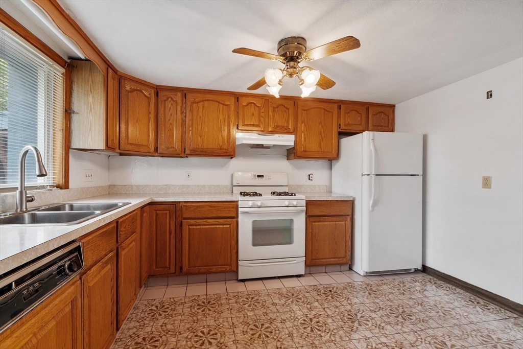 17 Tufts Avenue Property Photo 28