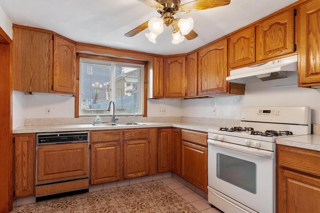 17 Tufts Avenue Property Photo 29